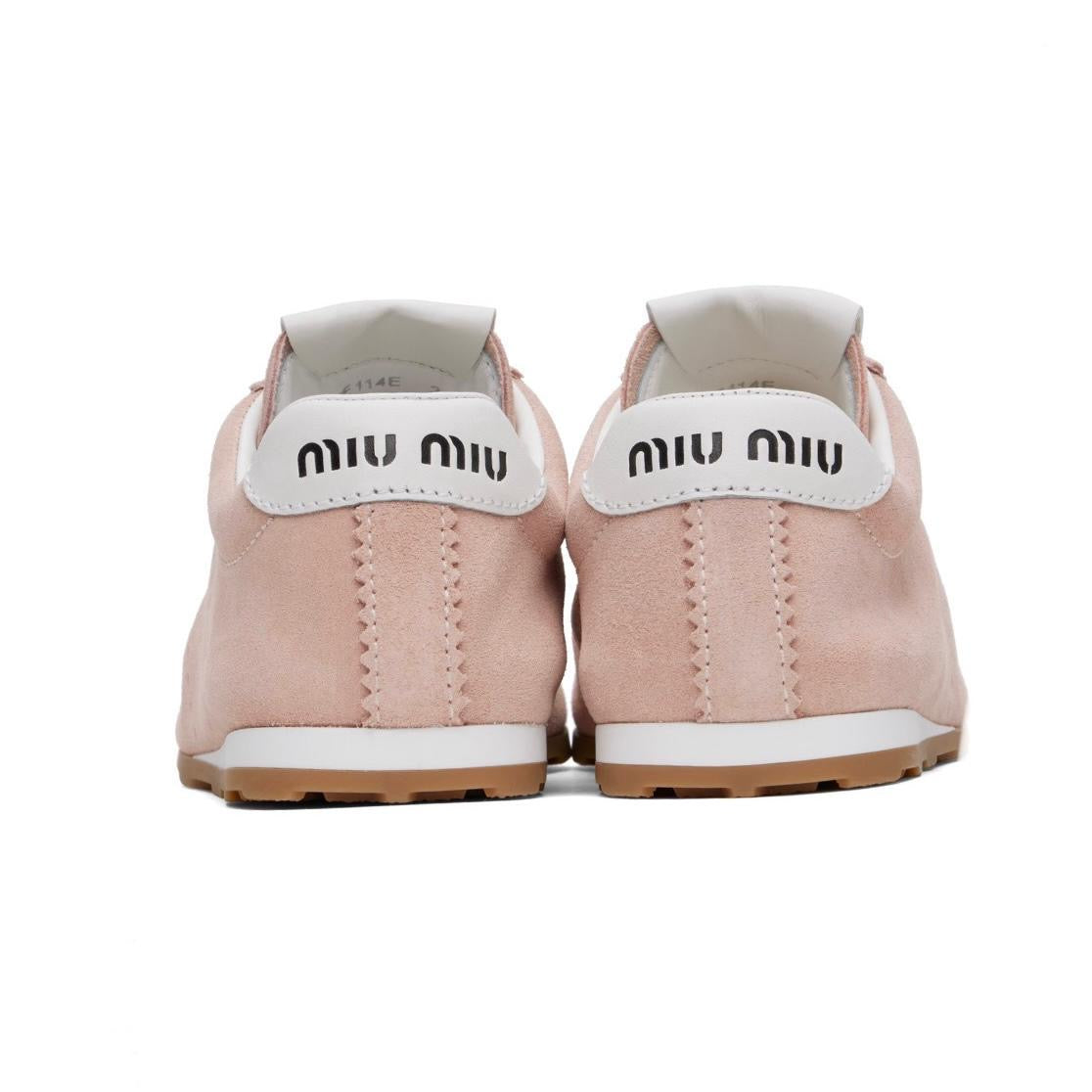 סניקרס מיו מיו