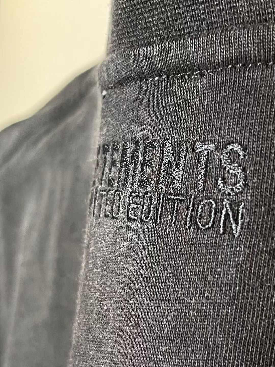 טישרט Vetements