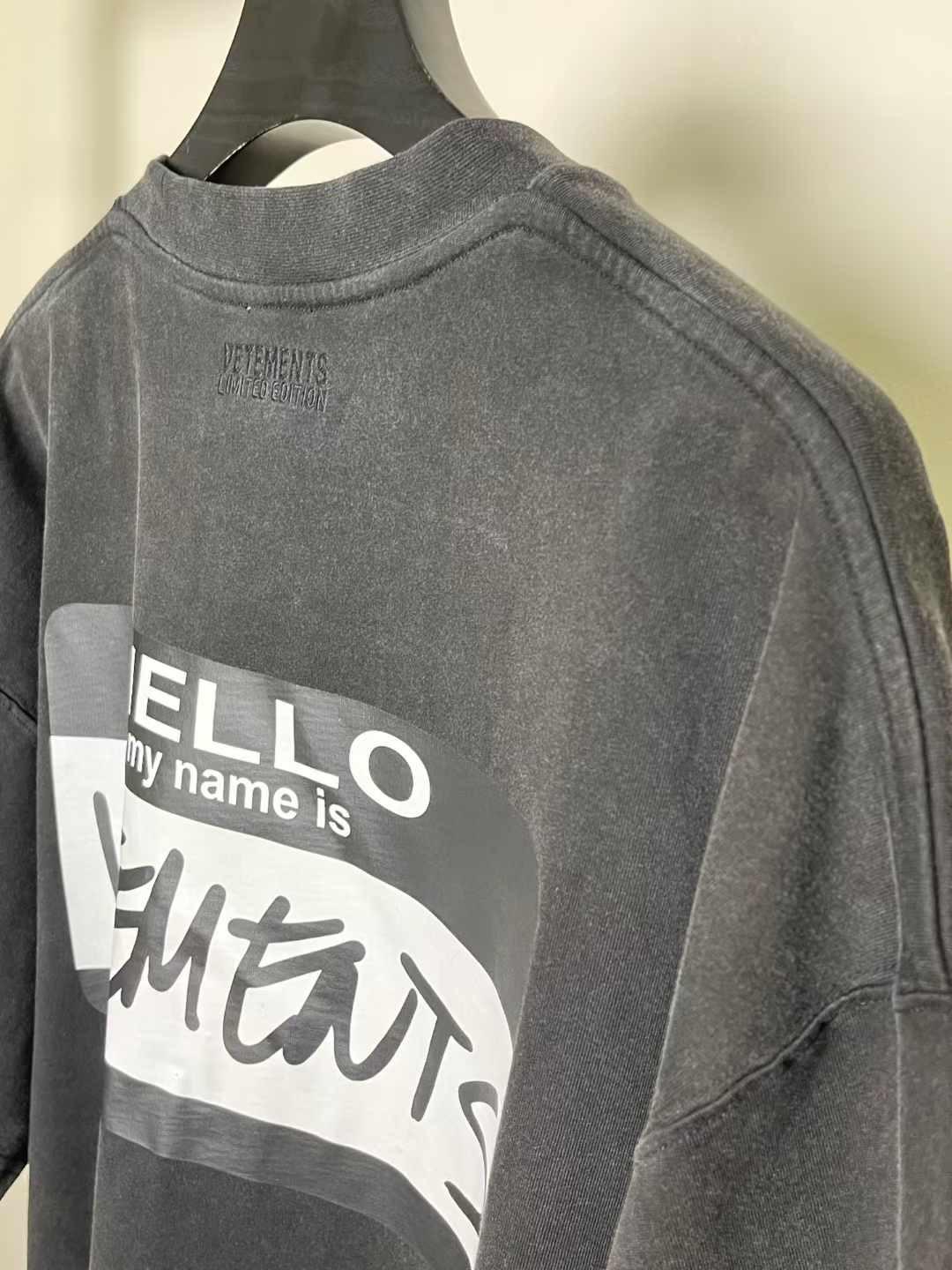 טישרט Vetements