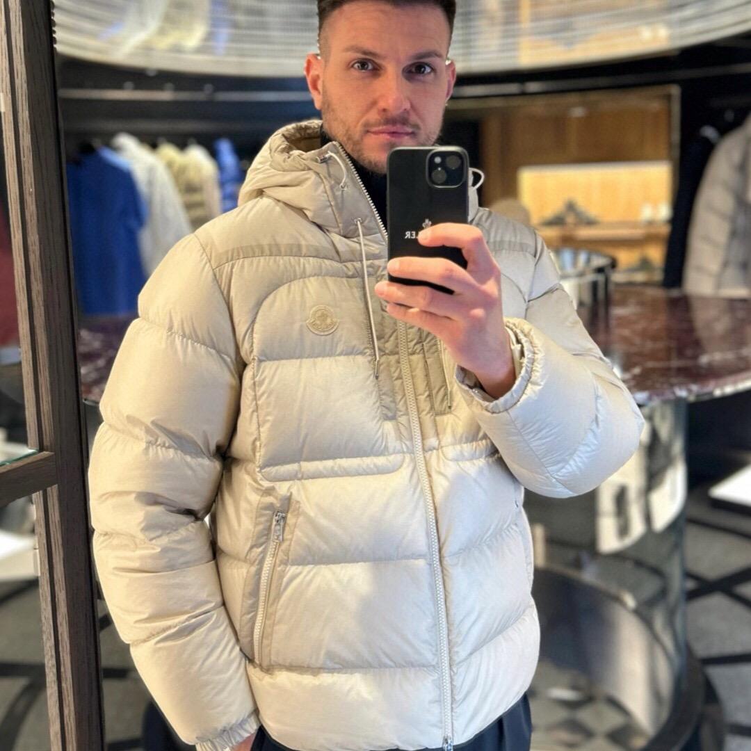 מעיל מונקלר