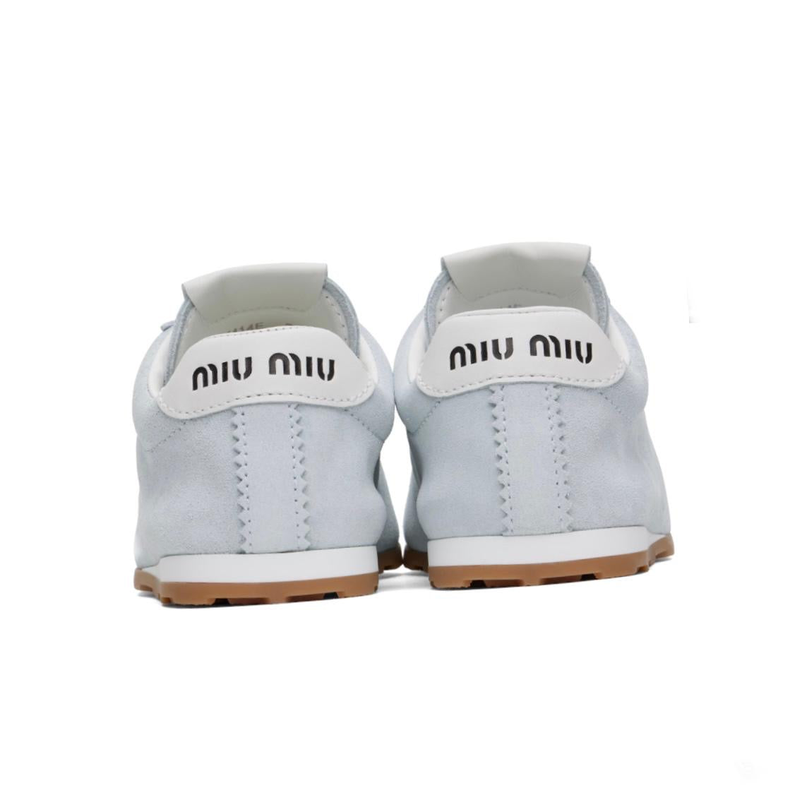 סניקרס מיו מיו