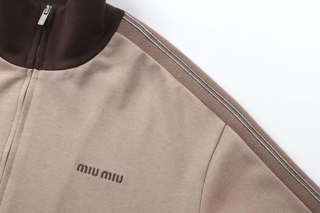 ג׳קט מיו מיו