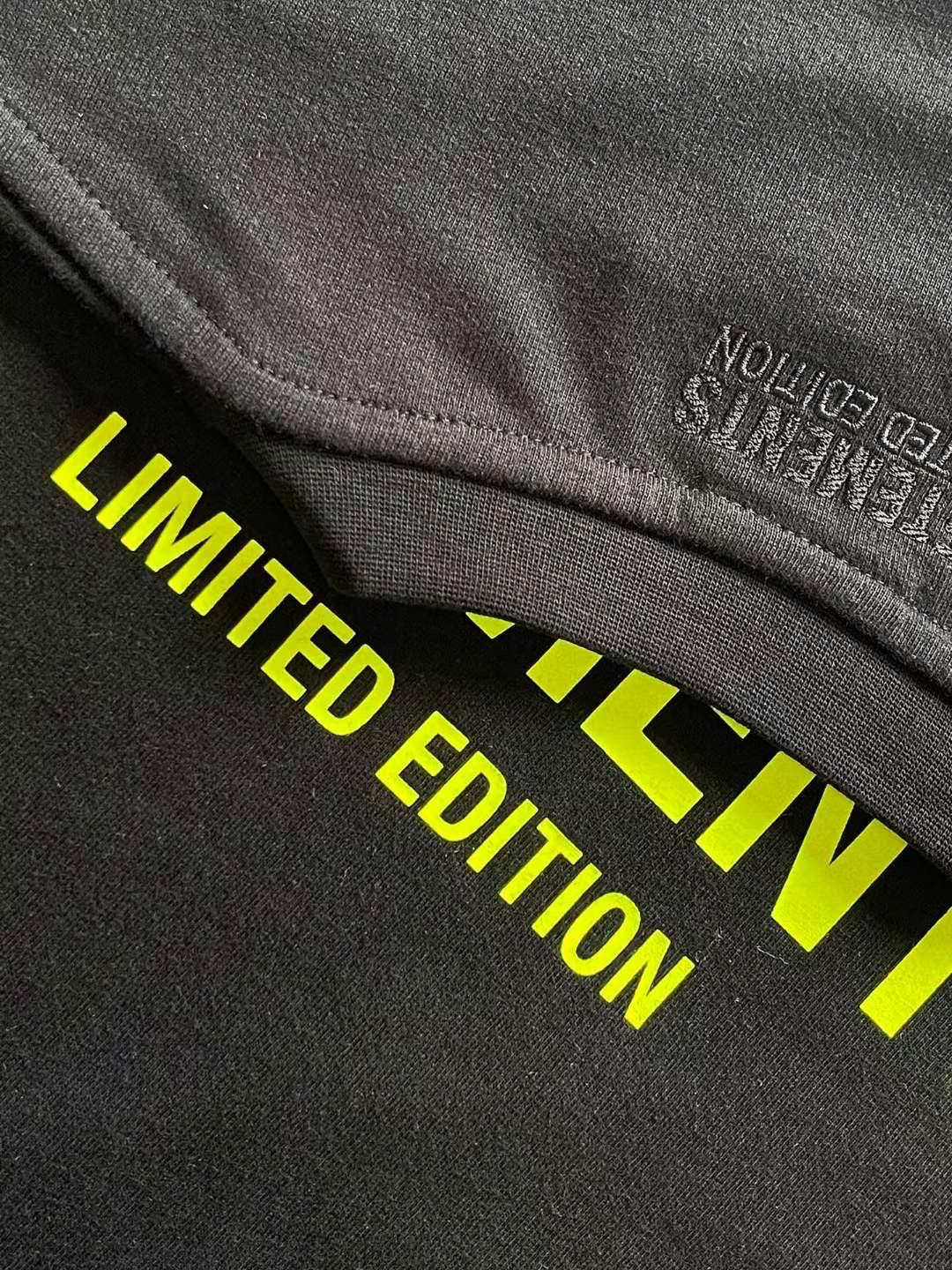 טישרט Vetements
