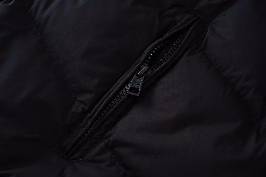 מעיל מונקלר