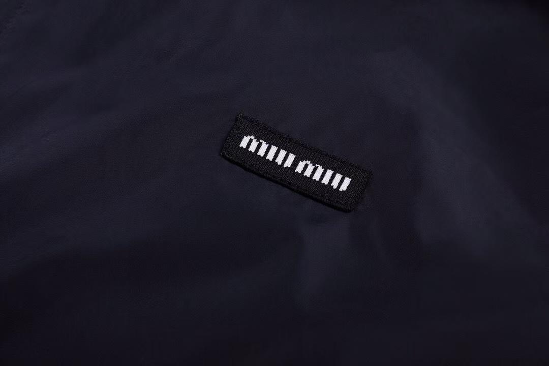 ג׳קט מיו מיו